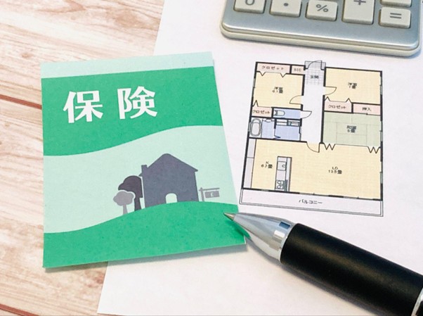 火災保険に加入して落雷による被害から建物や家財を守ろう