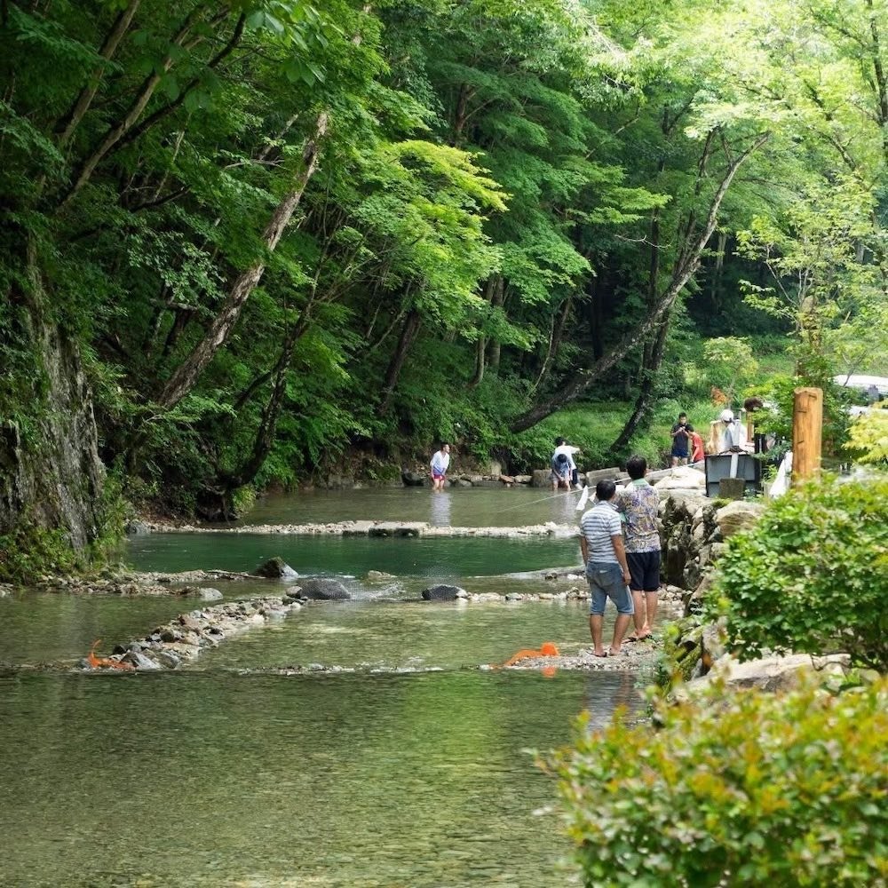 ナラ入沢渓流釣りキャンプ場